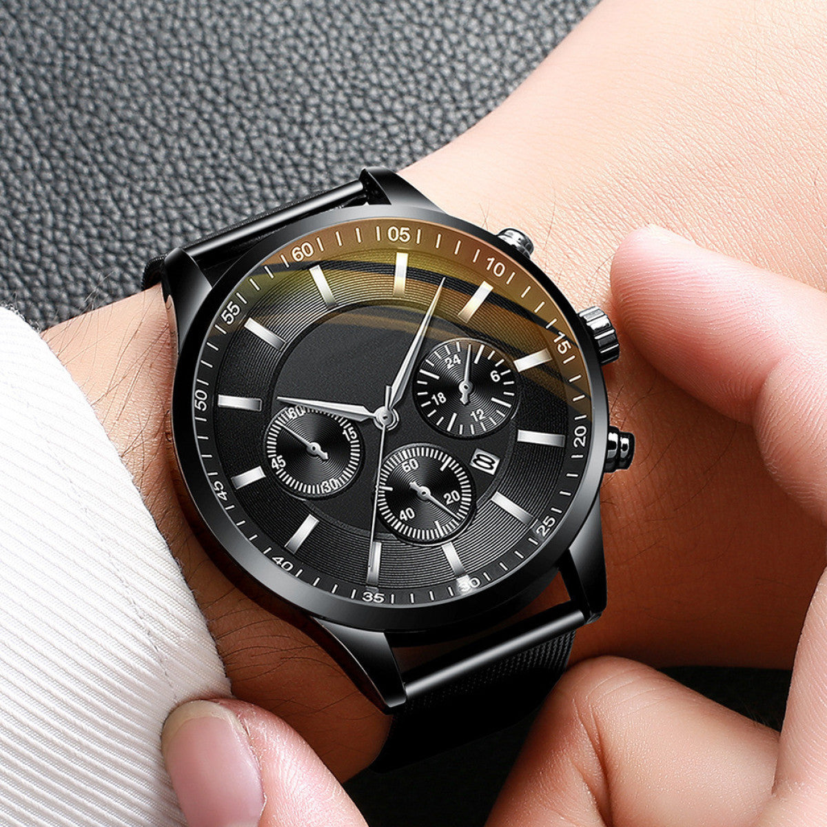 Fashionable Men's Mesh Strap Watch